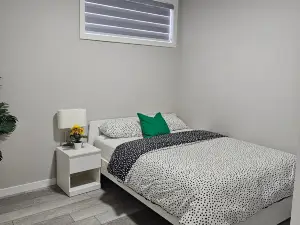Cozy 2-Bedroom Basement Suite – Your Perfect Getaway