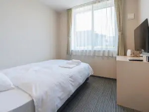 Cross Court Hotel