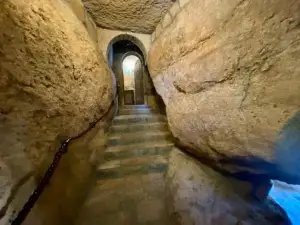 Magnífico Castillo Privado, Elevado en la Roca