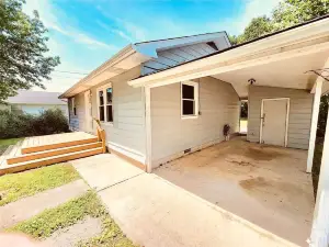 Charming Oasis with BBQ and Patio - Inviting Family Retreat