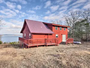 Large Cabin w/ Deck Overlooking Norfork Lake!
