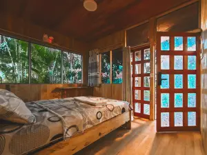 เรตาโซส อีโค โรงแรม