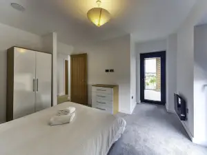 Stunning 2 Bedroom Apartment in Central Ashford