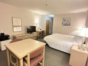 Timberland Inn & Suites
