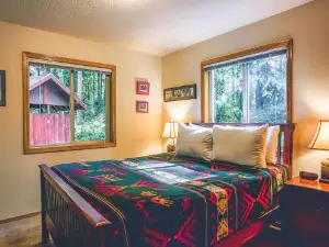 Salmonberry Retreat - Meredith Lodging