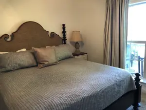 Beautiful Lake Martin 5 br—Great Central Location