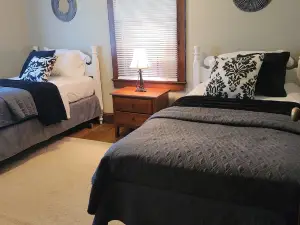 Cozy 3BR-near Hanging Rock, Chateau Vie, Meadows, Friends wedding venues