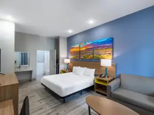 Days Inn & Suites by Wyndham Downtown/University of Houston