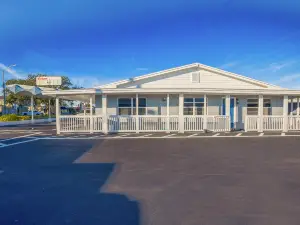 Sunrise Inn by OYO Titusville FL