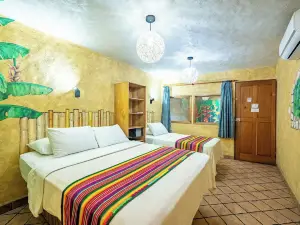 El Sano Banano Beachside Hotel