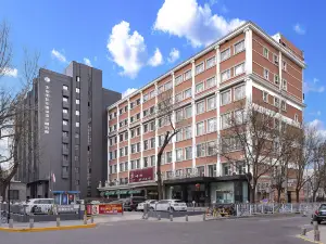 Taimu Mountain Business Hotel (Beijing Railway Station Jianguomen Metro Station)