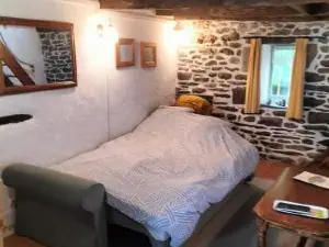 "La Maison de Poupée" Gîte Cosy Monts d'Arrée Proche Huelgoat Bretagne