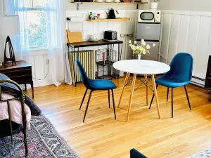 Sweet Suite in Montague Near Colleges and Downtown Turners Falls Great Falls.