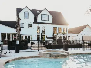 Towering Oaks Event & Retreat Center