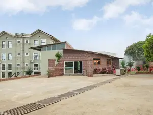 Treebo Vhyomaan Resort