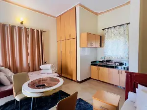 golden hotel and apartments