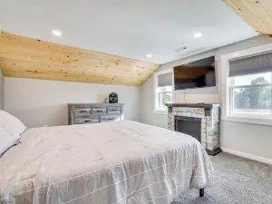 Merrillan Getaway w/ Kayaks & Atv Trail Access!