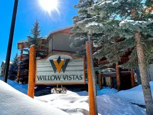 Modern Mountain Vacation! Private Hot Tub 3bd/3bth