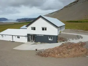 Glacier World - Hoffell Guesthouse
