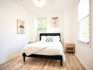 2BR Boho Chic Duplex, Savannah ・Near Tybee Island!