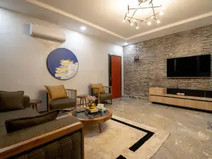 Yanna Apartment by Khaliques