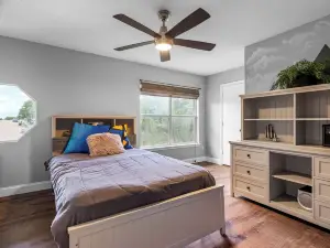 Charming home w/Backyard Oasis Near Denton Square
