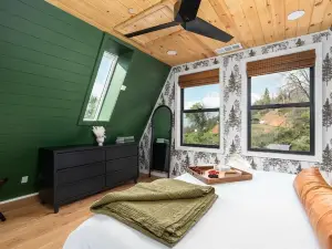 New! A-Frame with HotTub, Stargazing, EV Charging, Outdoor Games, King Bed