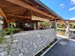 Holiday Cottages with Pool