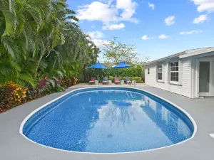 Home w/ Guest Suite Pool Near PGA & Beach