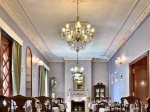 Hotel Casa Ceremines