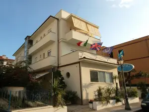 馬約爾酒店