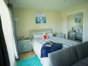 15Min from FLL airport/ with 8ft pool & NEW Jacuzzi Hot Tub