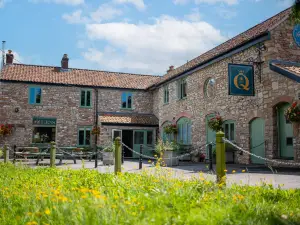 The Queens Chew Magna