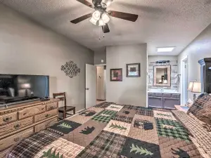 Alto Condo w/ Deck: 2 Mi to Ruidoso Winter Park!