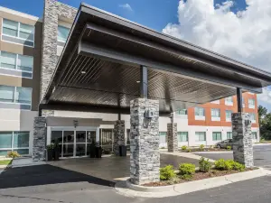 Holiday Inn Express & Suites COMMERCE by IHG