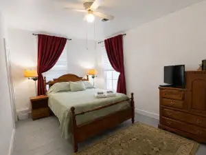 "Madison Manor I" – Spacious 3Br Near Ohio River – Game Room + Hot Tub