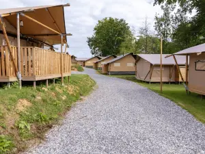 Arden Parks Signy L'Abbaye