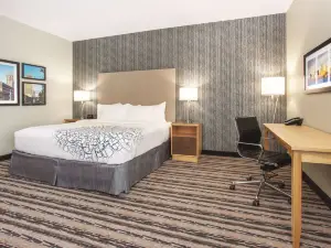 La Quinta Inn & Suites by Wyndham Buffalo Amherst