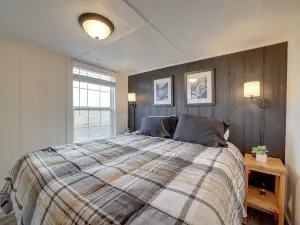 70-acre Retreat w/ 2 Fishing Ponds Near Route 66