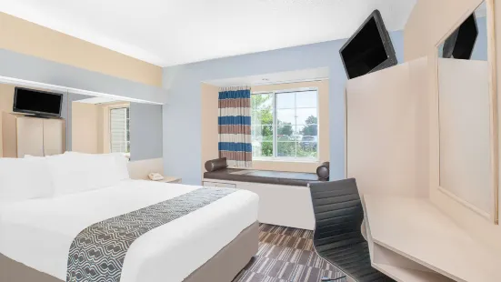 Microtel Inn & Suites by Wyndham Clear Lake