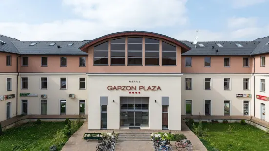 Hotel Garzon Plaza
