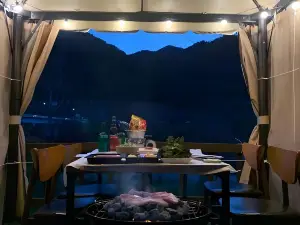 영월 강빛펜션