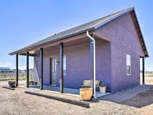 Modern Elgin Home Walk to Wineries and Pets Welcome