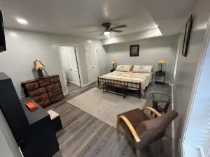 Quaint 2BR/2BA Apartment – Rustic Country Charm in the Heart of Downtown Fulton