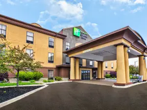 Holiday Inn Express & Suites MARYSVILLE by IHG