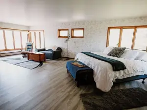 Scenic Rural Farmhouse that can sleep up to 20