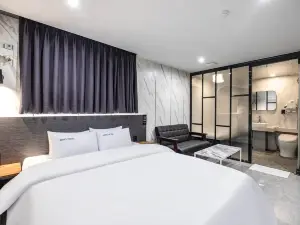 Yeoksam Intro Hotel