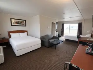 Northern Lights Inn & Suites