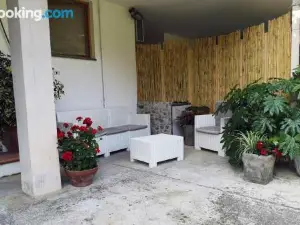 Parte di Casa Con Giardino e Piscina
