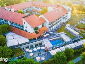 Hotel Sonnengut Wellness - Therme - Spa